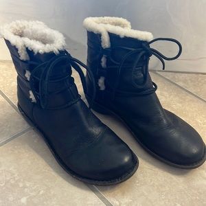 Ugg leather boot 🥾